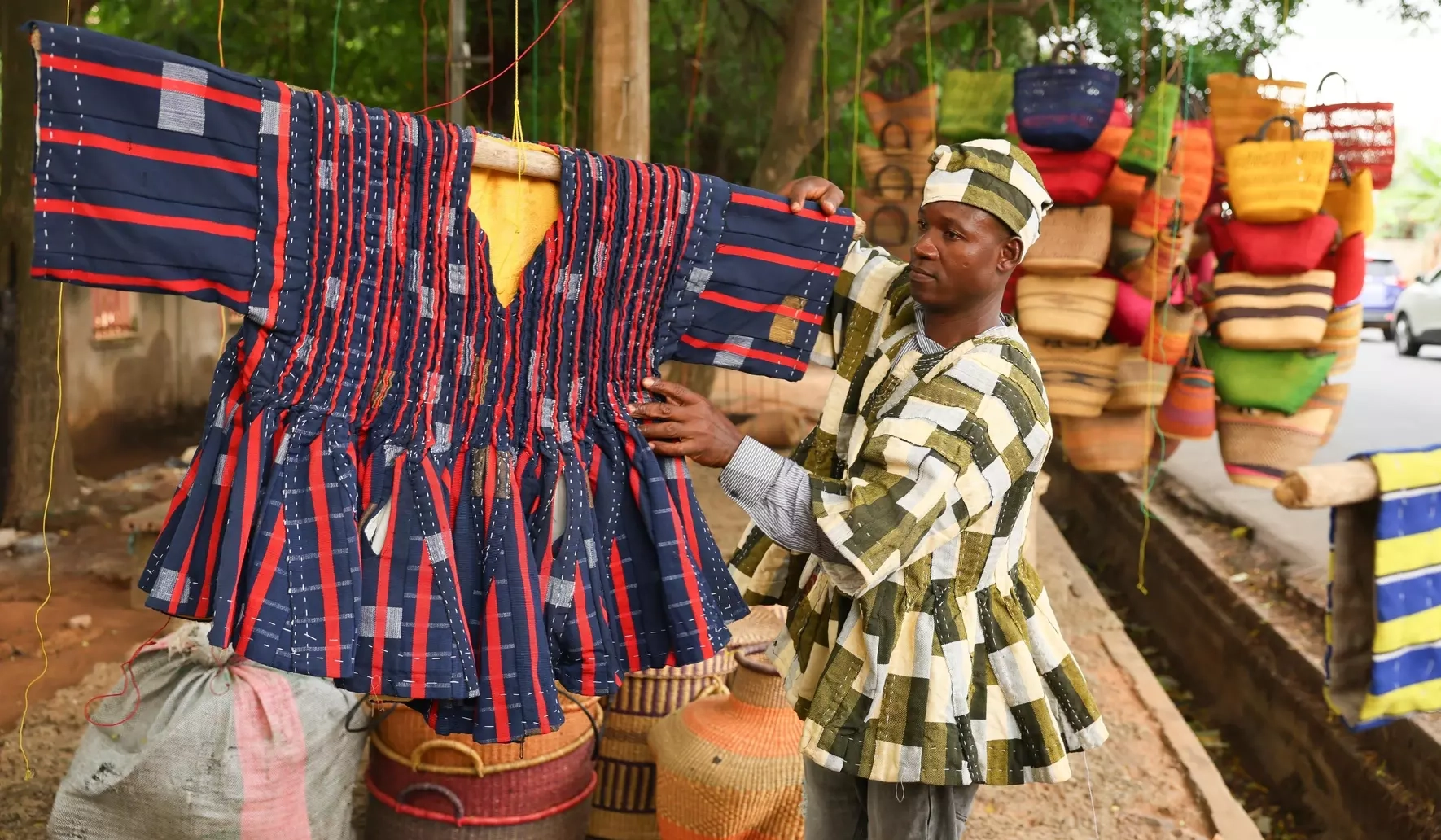 After Their President Was Mocked More Ghanaians Are Wearing A Cultural Outfit