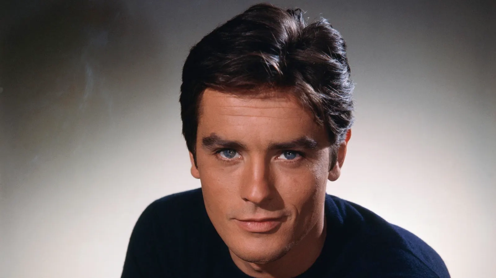 Alain Delon 88 Lion Of French Film Dies At His Loire Valley Estate