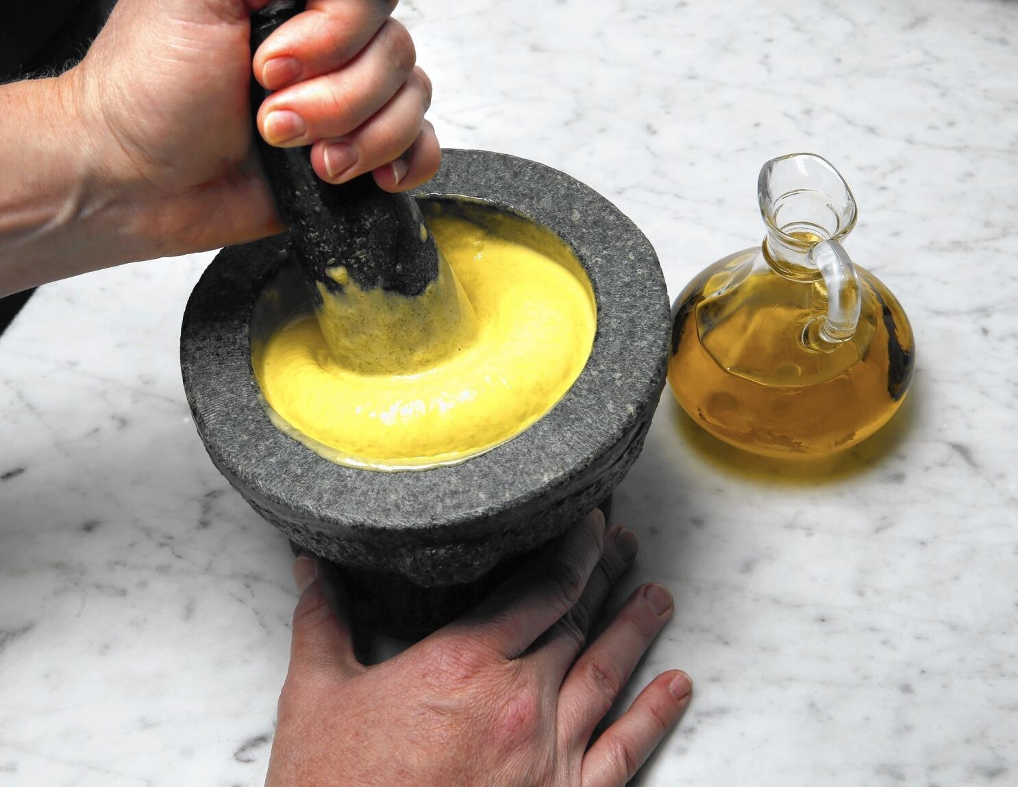 An Easy Way To Make Aioli Sorry No Shortcuts Here Los Angeles Times