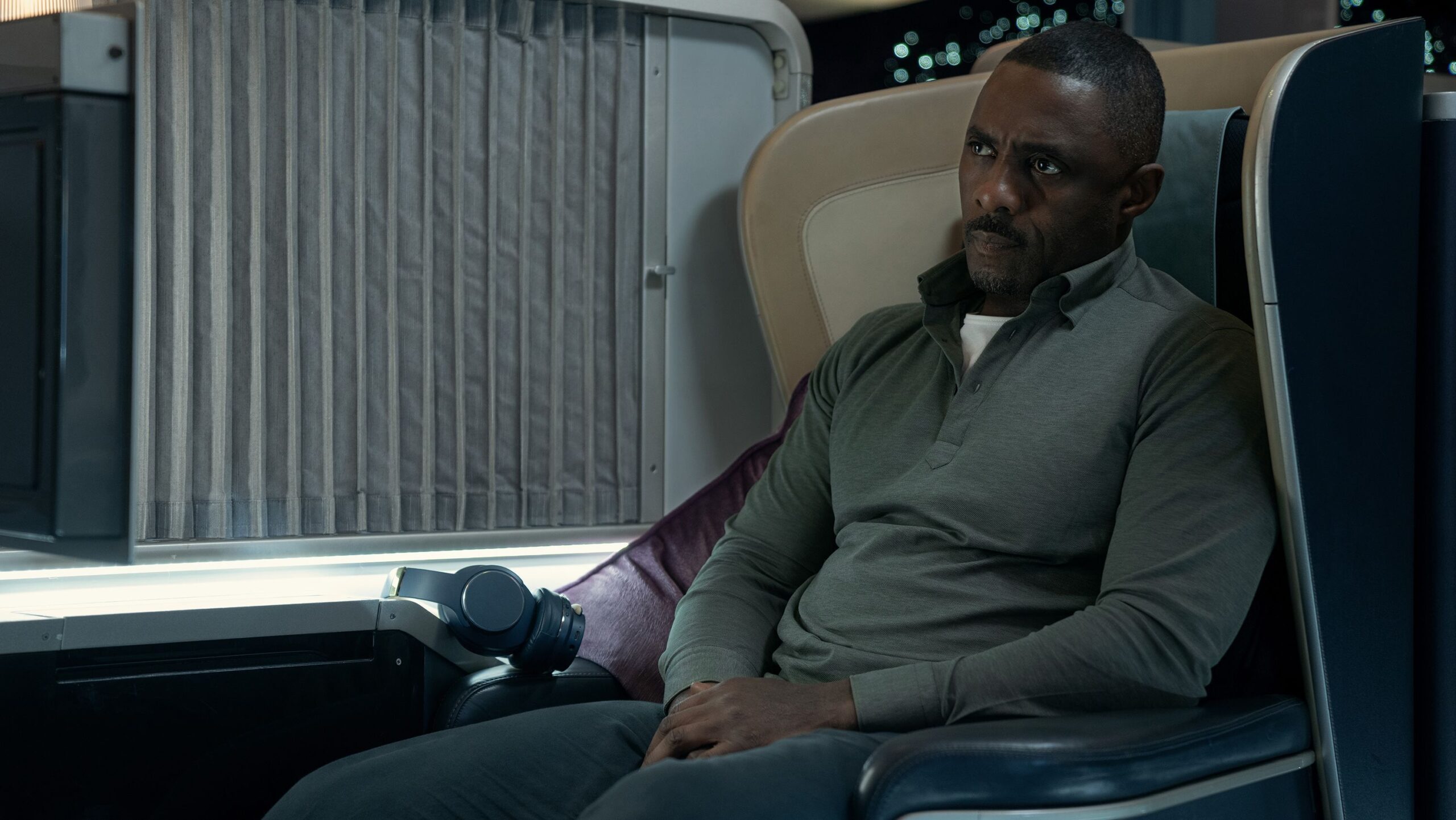 Hijack Review Idris Elba Boards An Ill fated Flight In Apple TV Real time Thriller CNN
