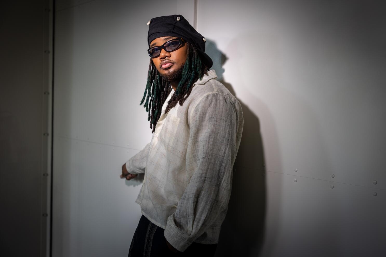 Leon Thomas Talks Nickelodeon Grammys And His Breakout Single Mutt Los Angeles Times