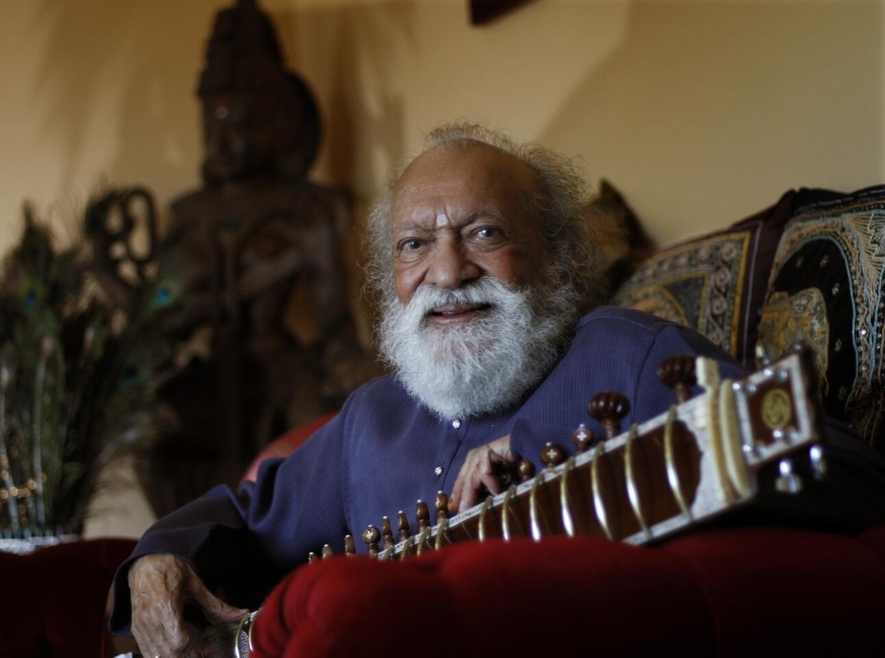 Ravi Shankar Sitar Master Dead At 92 Los Angeles Times
