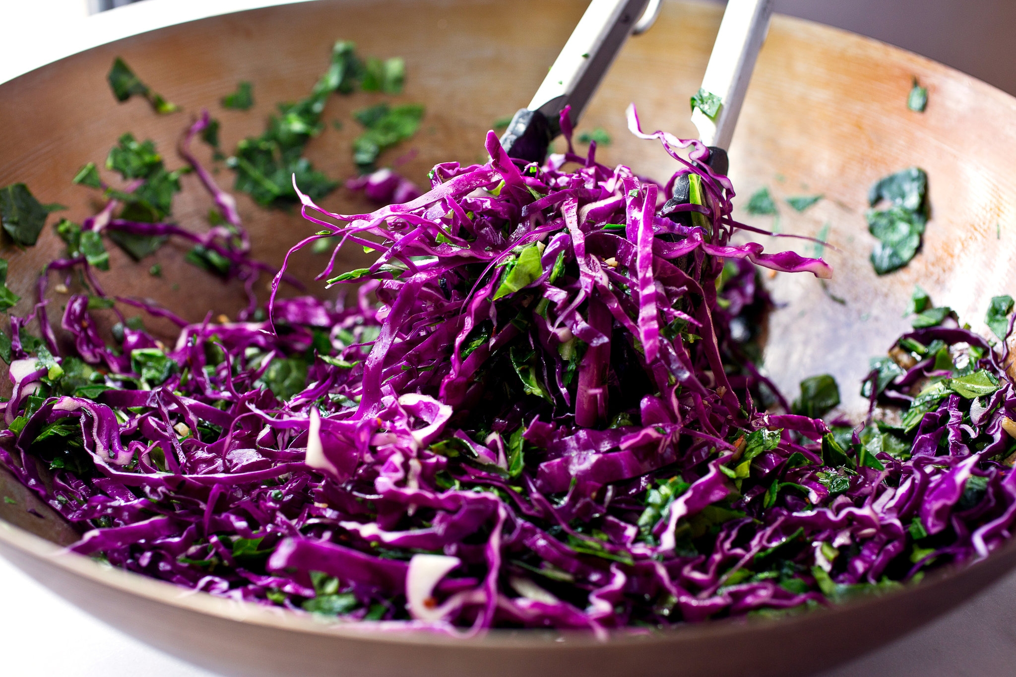 Spicy Stir Fried Collard Greens With Red Or Green Cabbage The New York Times