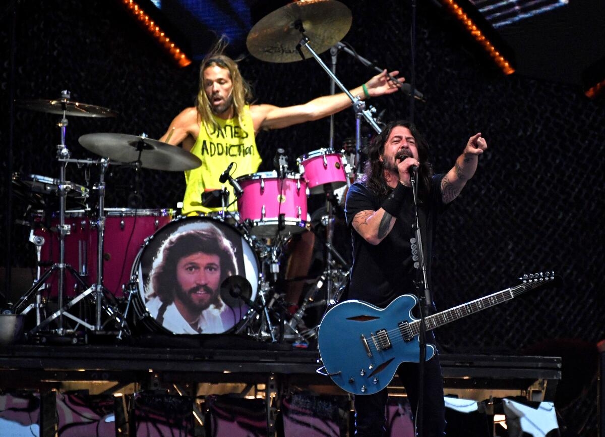 Taylor Hawkins Was The Rock Star Of The Foo Fighters Los Angeles Times