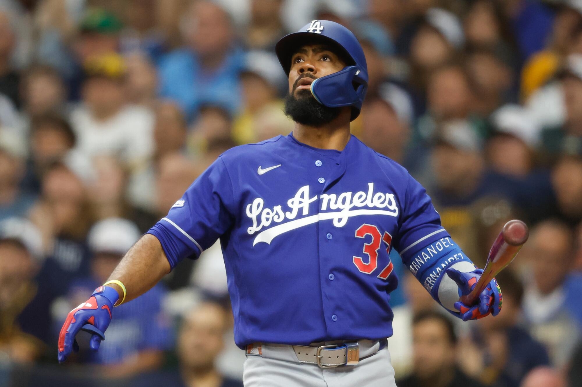 Teoscar Hern ndez Drives In Six Runs Helps Dodgers Rout Brewers Los Angeles Times