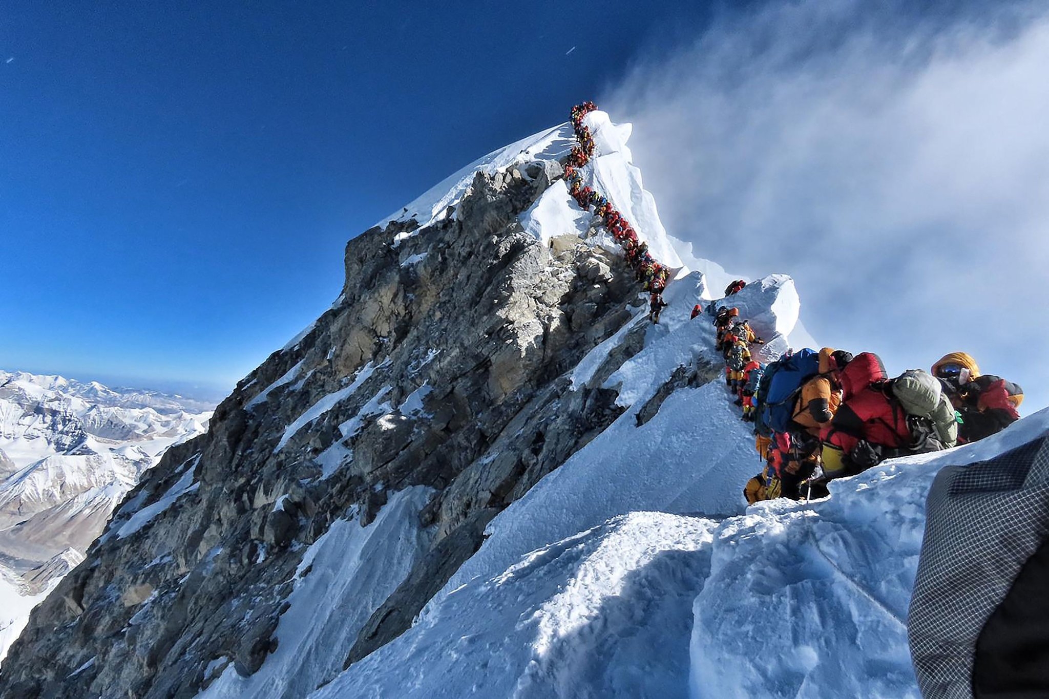 Three More Die On Mount Everest During Crowded Climbing Season The New York Times